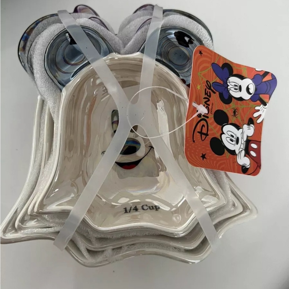 Disney Mickey & Minnie Halloween Ghosts Measuring Cups Set